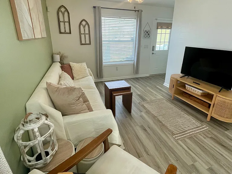 2219 Pine Pl — Photo 11