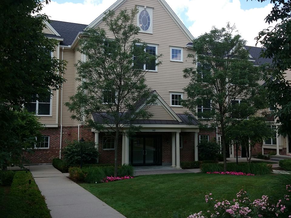 2nd image of 142 Bigelow St Unit 150B