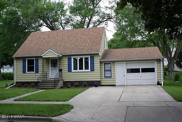 1st image of 900 Redwood Dr