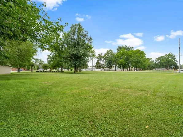 McClure Ave, Lowell, AR 72745