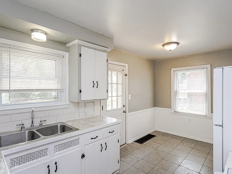 3016 Letchworth Pkwy #3016 — Photo 9