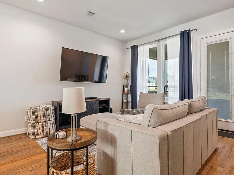 316 Jensen Dr — Photo 18