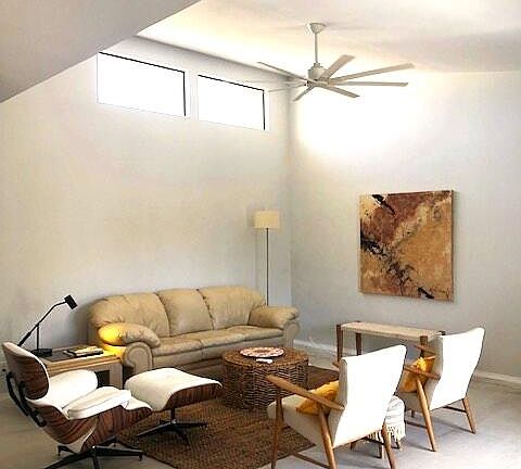 4th image of 2071 E Columbard Dr