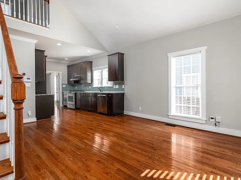 327 Mill Rd — Photo 5