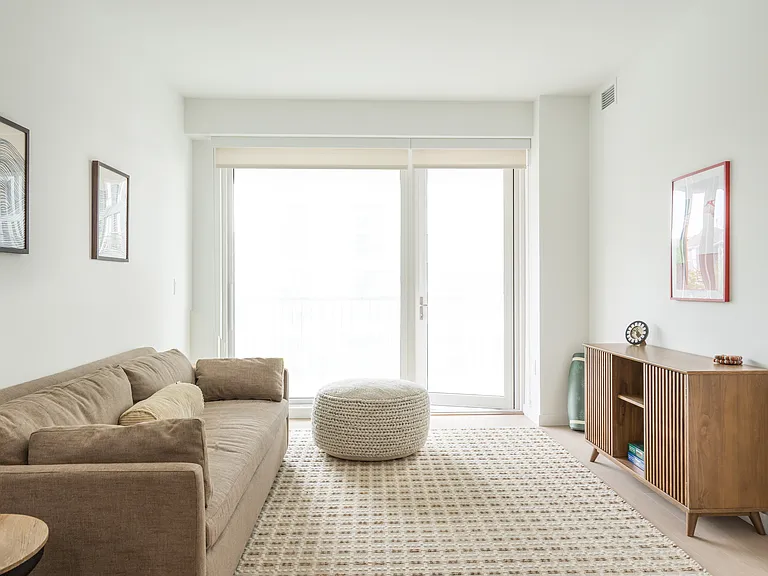 975 Nostrand Ave — Photo 47