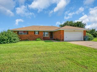 2724 Chapman Rd, Clinton, OK 73601