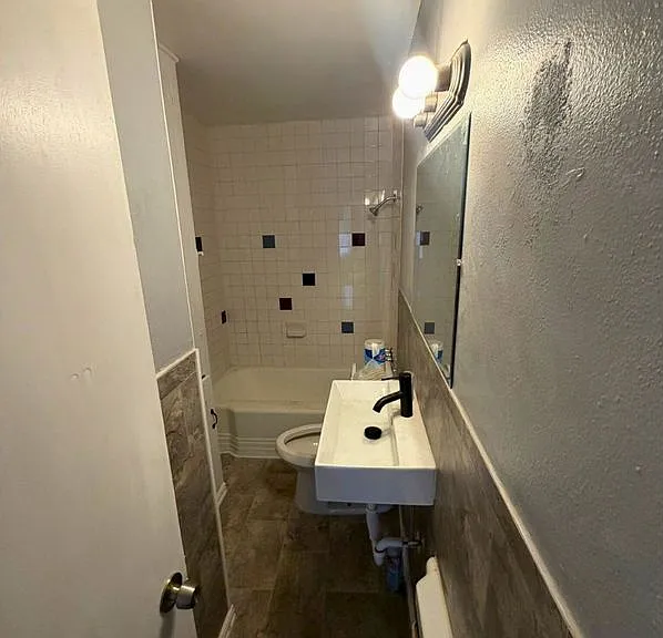 301 Charles Ln — Photo 8