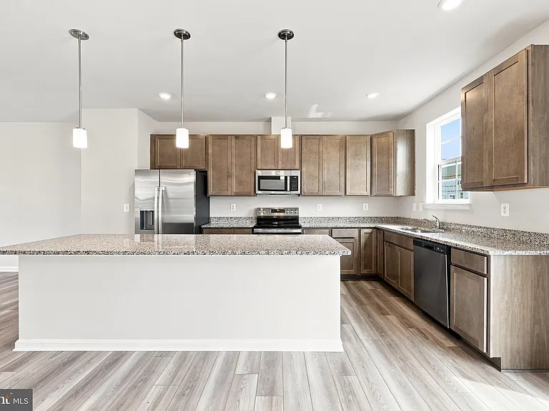 394 Seeback Dr — Photo 11
