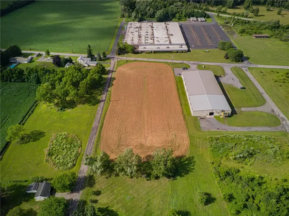 Dunn Rd #307, Lyons, NY 14489