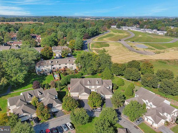 4th image of 115 Creekgate Ct