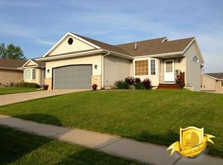 3606 Inwood Ct, Spirit Lake, IA 51360