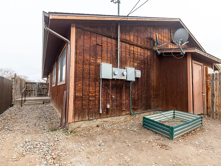 239 S Elm St #B — Photo 16