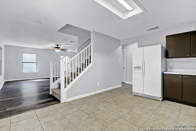 9715 Kashmir Dr — Photo 8