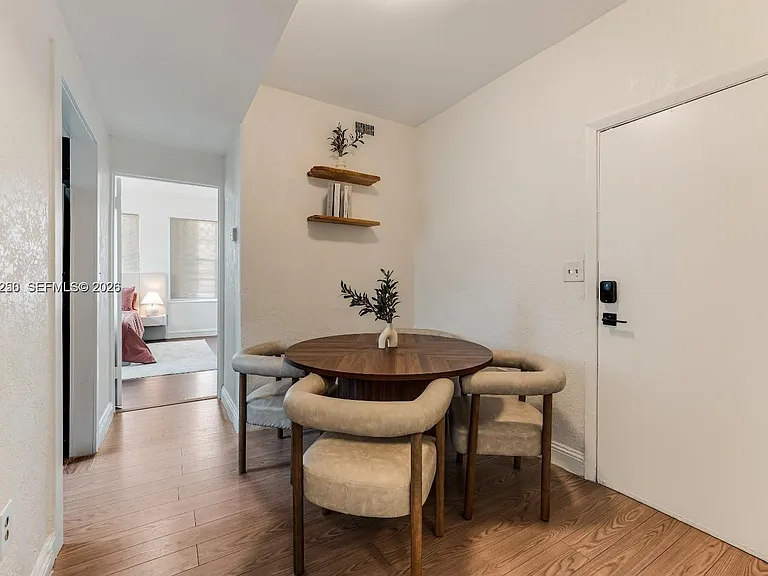 301 SW 10th Ave #2 — Photo 7