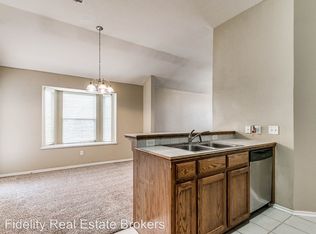 4104 Applegate Dr, Moore, OK 73160