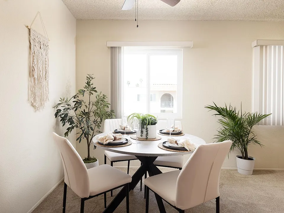 Casa De Windsor - North Clairemont