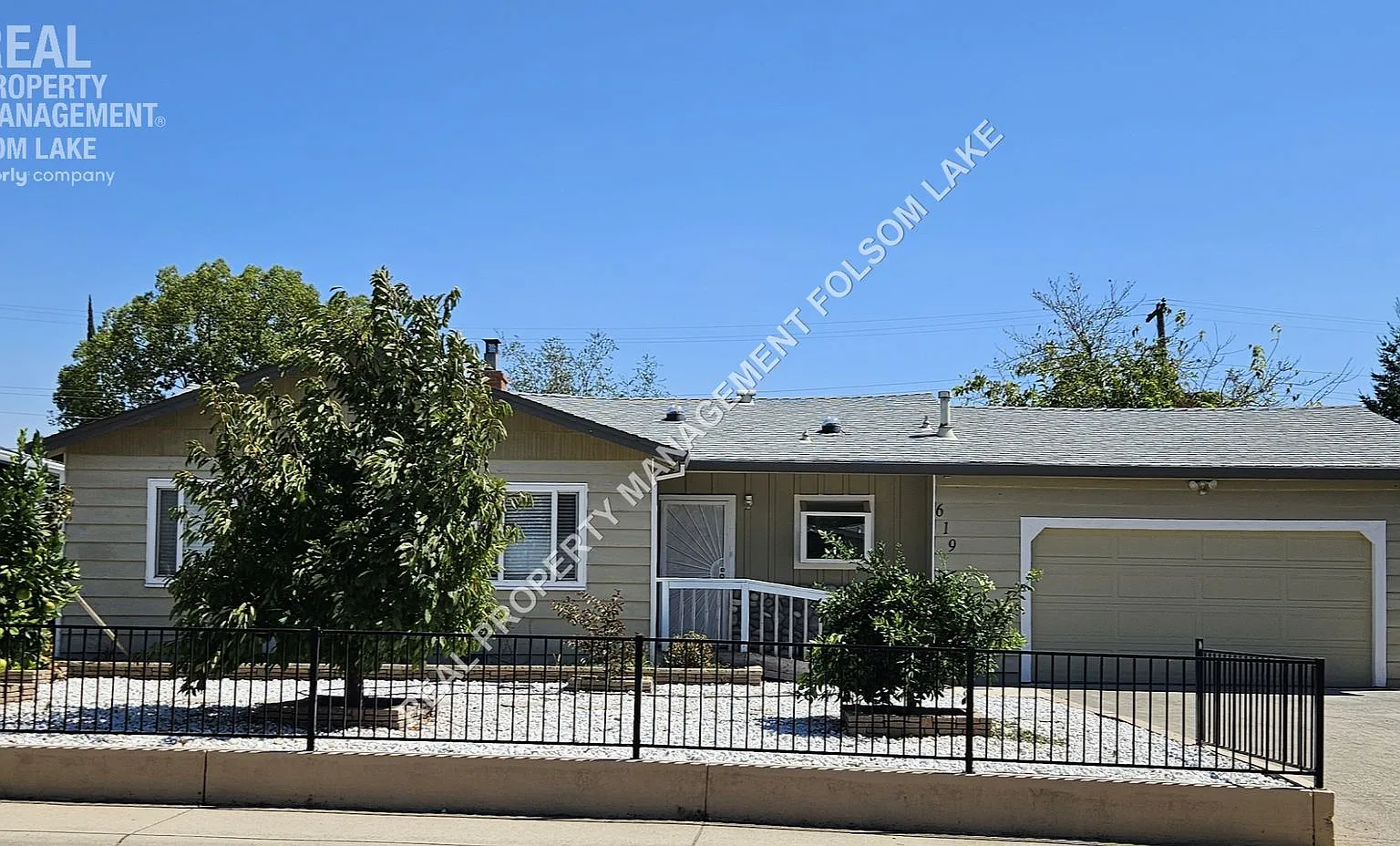 3bd 2ba home with 2bd 1ba In-Laws Quarters — Photo 1