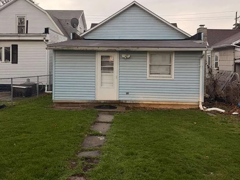 319 White St — Photo 26