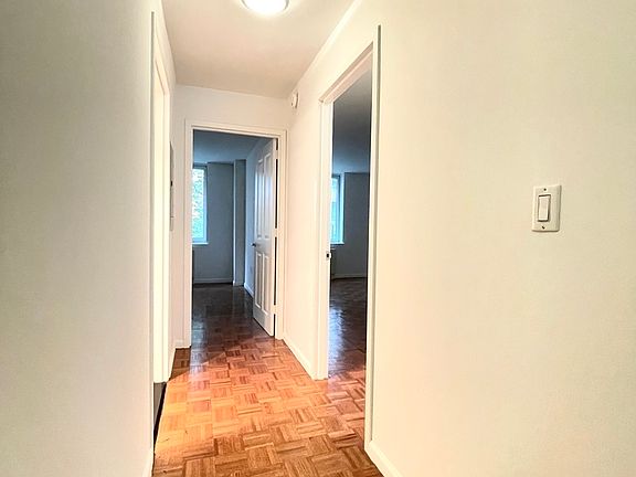 5th image of 350 W 43rd St APT 3D