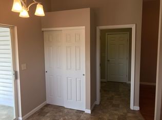 17 Amber Meadows Dr, O'Fallon, MO 63366