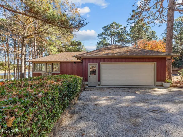 142 Lancashire Lane, West End, NC 27376