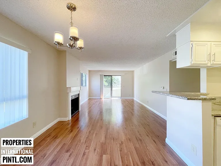 428 Hawthorne St — Photo 8