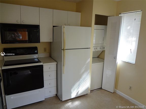 4th image of 1139 Coral Club Dr #1139
