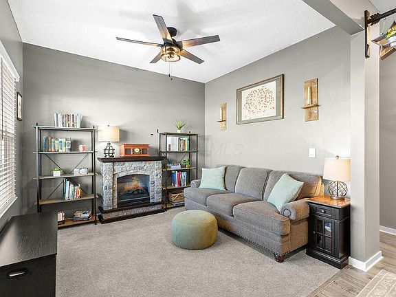 5th image of 373 Kells Ct W