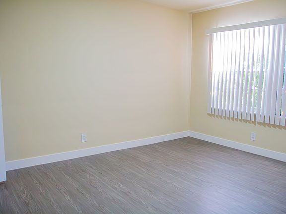 4th image of 5318 Radford Ave APT 5