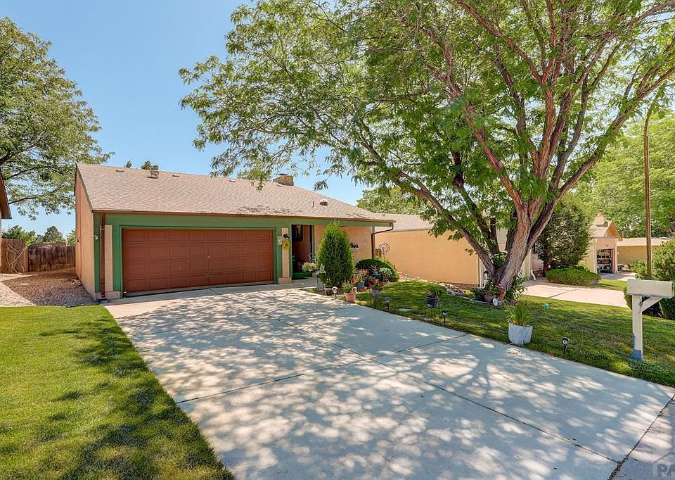 1st image of 27 Terrace Dr