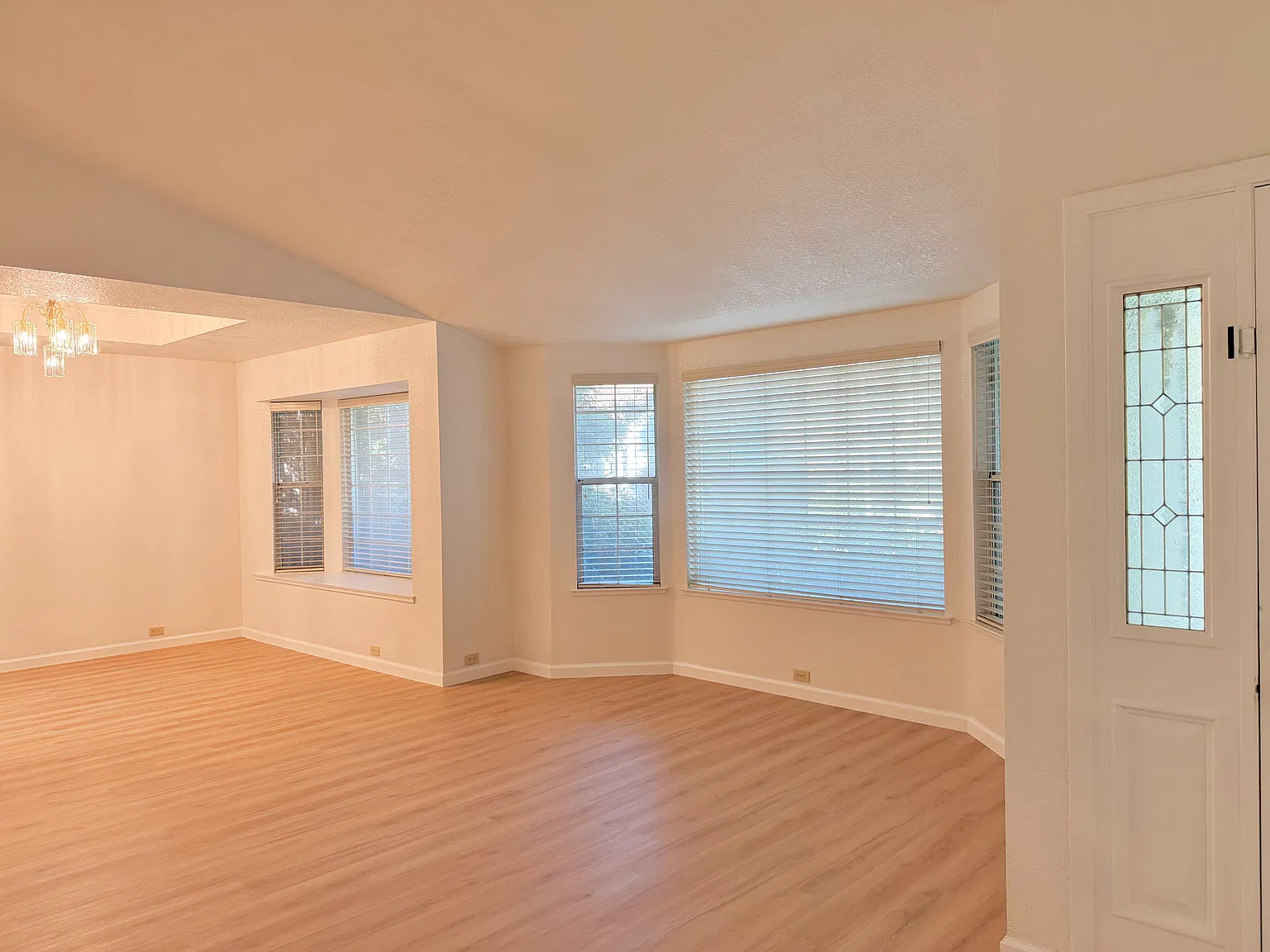 4 bed, 2274 sqft, $4,295 — Photo 1