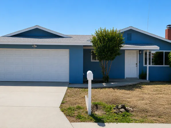 1266 Edgewood Dr, Hanford, CA 93230