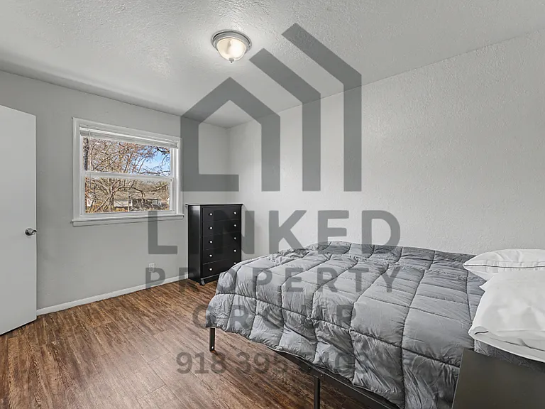 Charl Ann Apartments — Photo 10