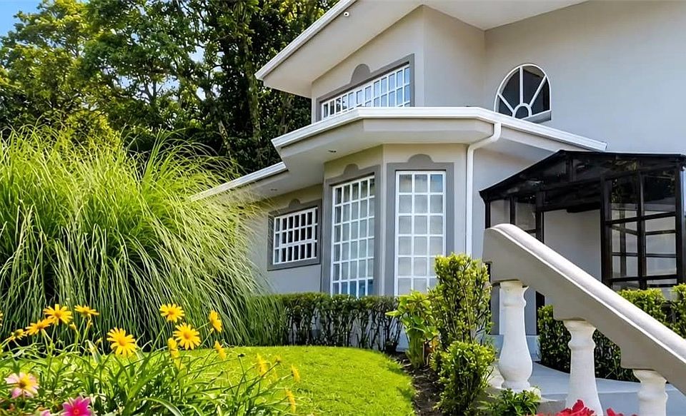 1st image of 29 Avenida El Roble