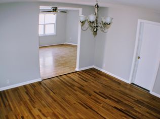 88 S Crystal St APT 1, Elgin, IL 60123