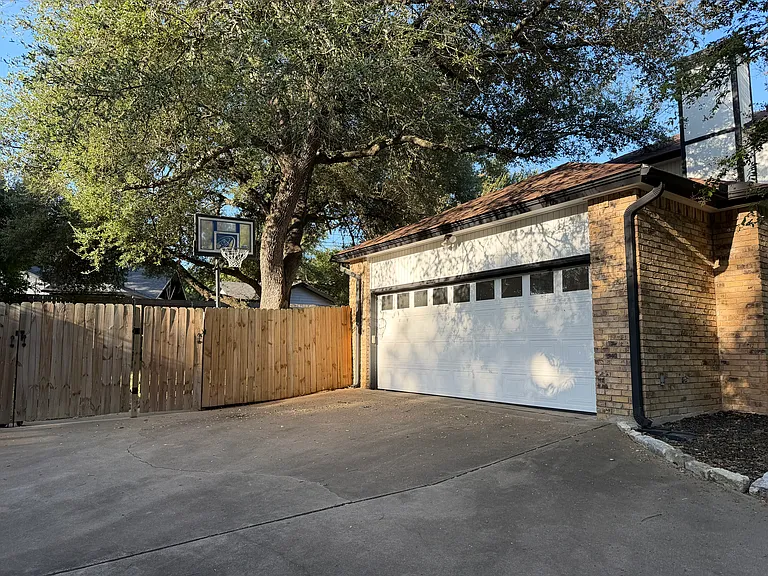 506 Pecos Trl — Photo 23