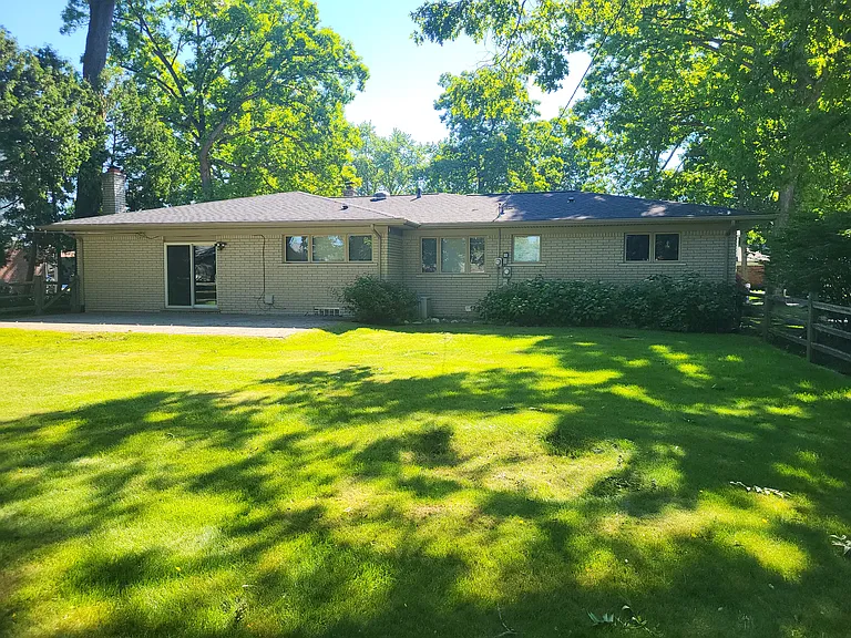 55143 Monroe Dr — Photo 21