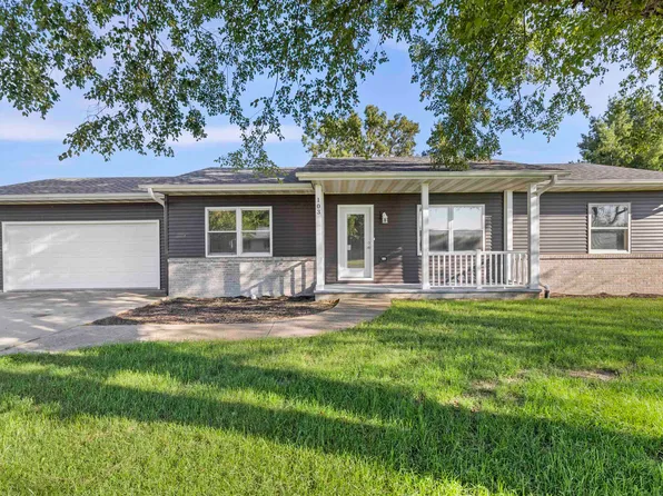 103 Phil Pkwy, Forreston, IL 61030