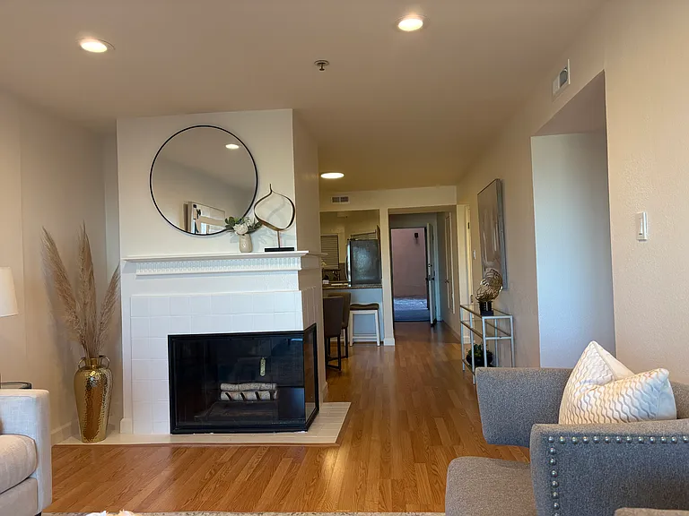 1 Laurel St #102 — Photo 13