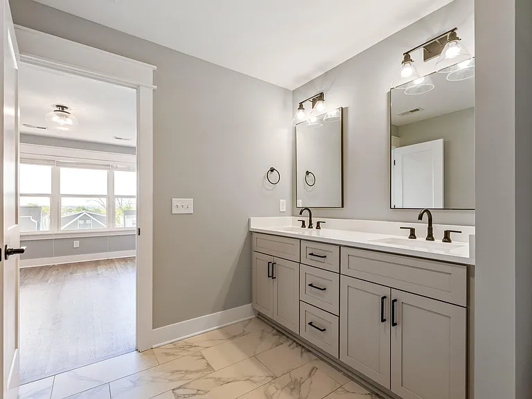 530 Edwin St #10 — Photo 34