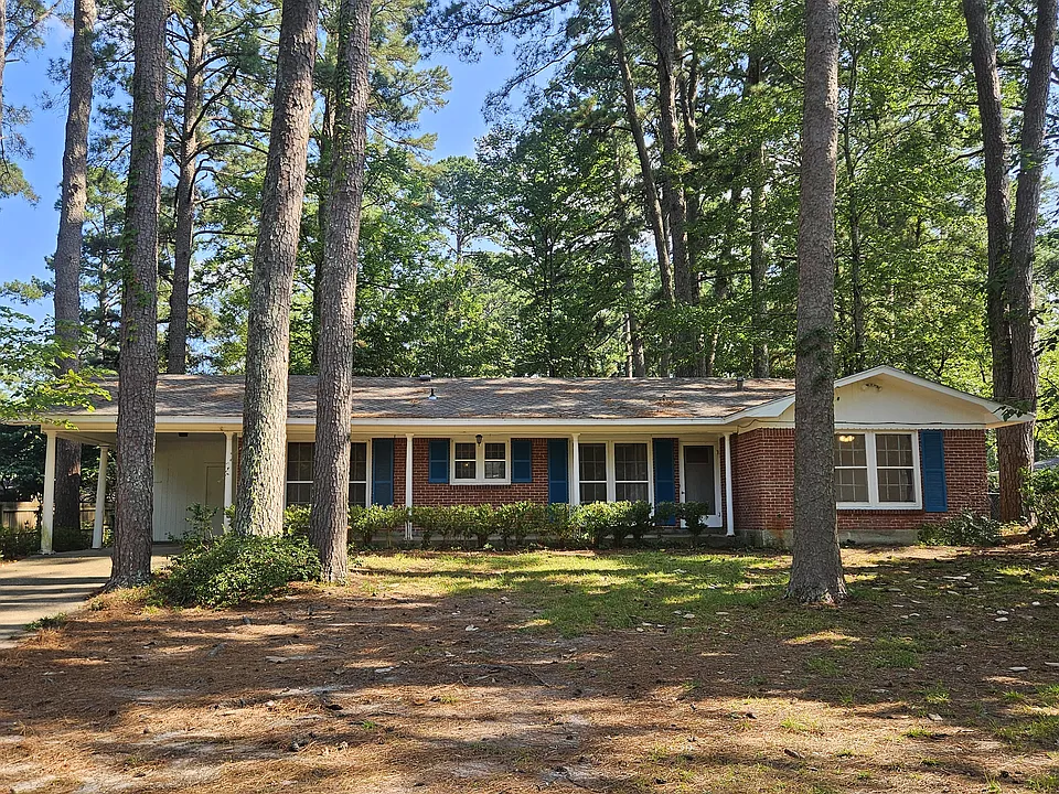 1303 Greenwood Dr