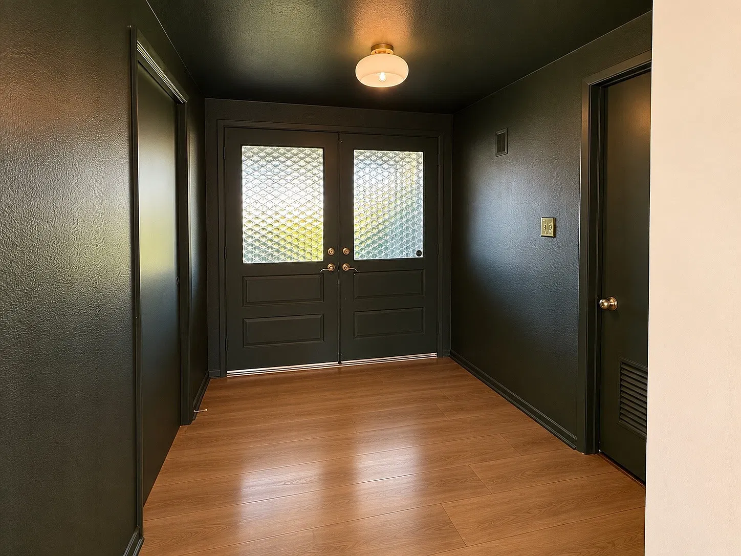 4 bed, 1571 sqft, $3,600 — Photo 3