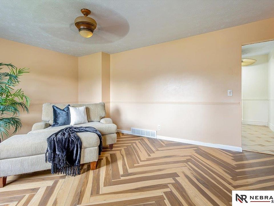 4905 N 93rd St, Omaha, NE 68134 [Price Cut $4,950] | Zillow