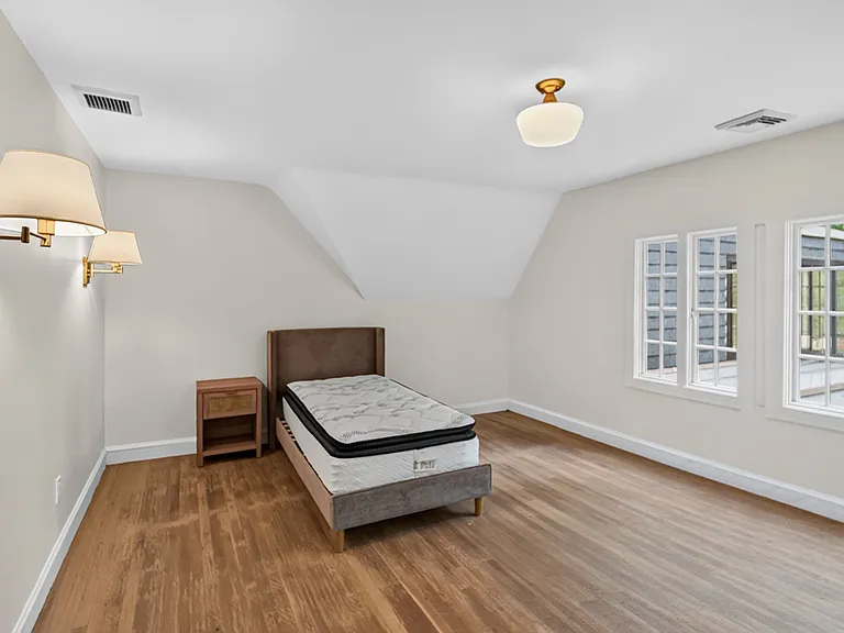 1085 Ridge Rd — Photo 15