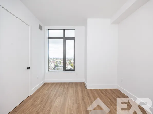 2230 Cropsey Avenue image 9 of 71