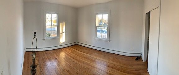 5th image of 32 Frances Blvd
