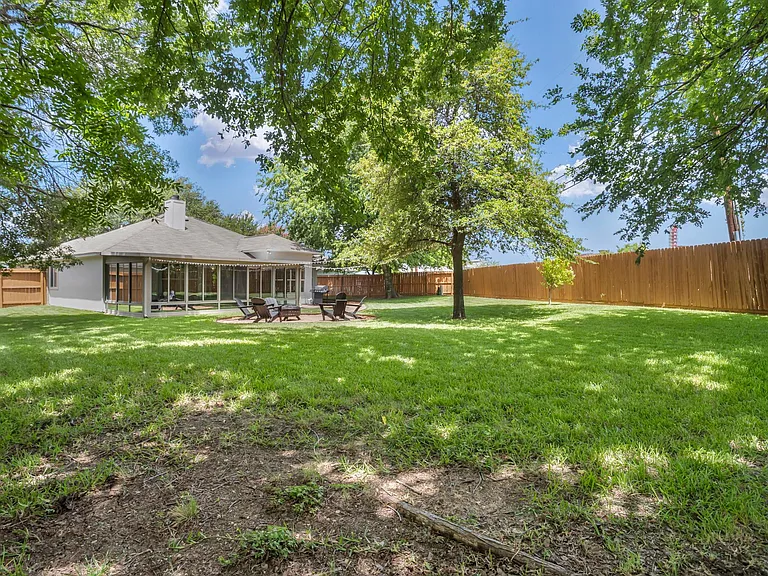2709 Greenbriar Ct — Photo 29