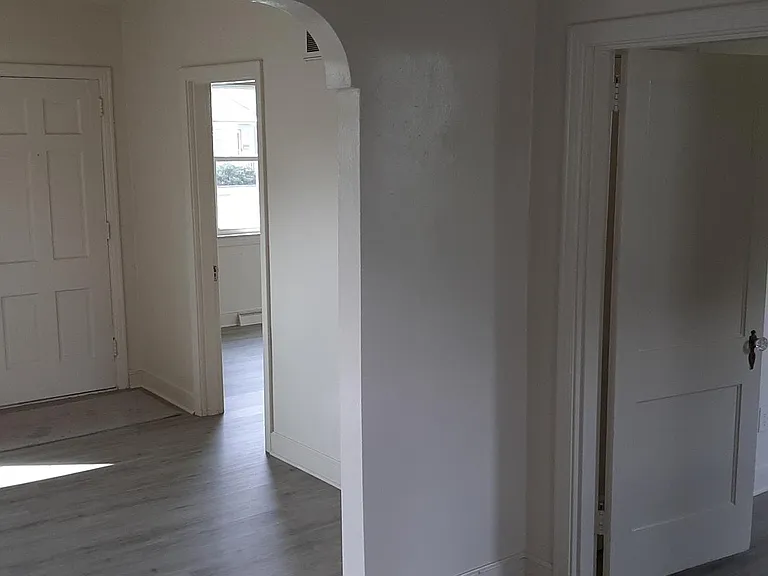 10 Fontaine Rd — Photo 11