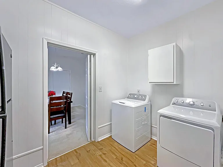 1021 Crosby Ave — Photo 16