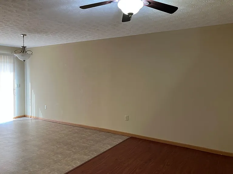 1046 Laurel Tree Ct #B — Photo 4